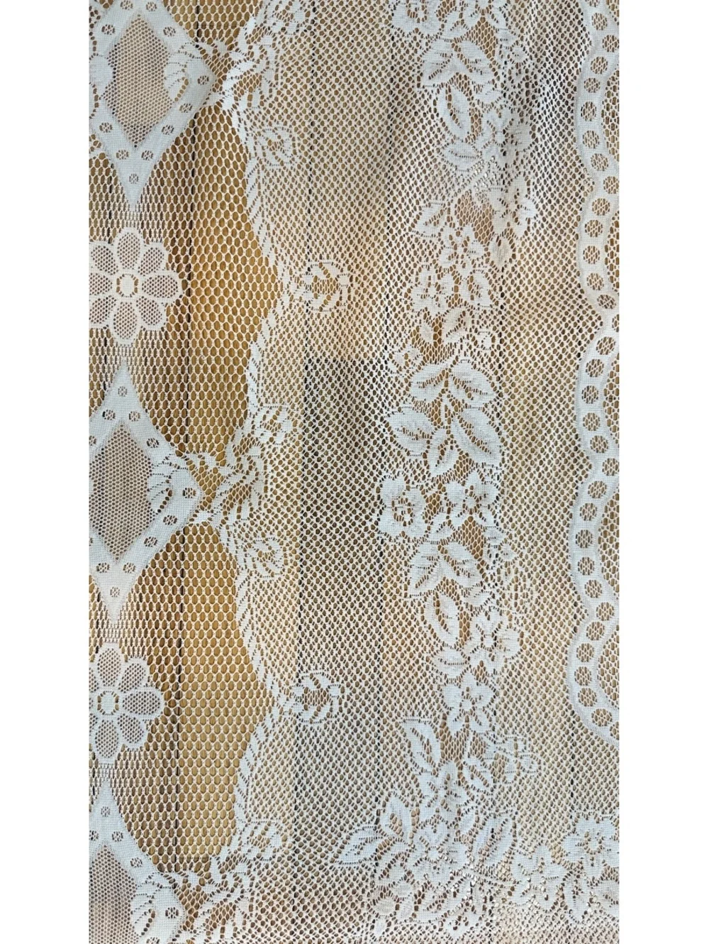 VTG Ivory Quaker Style Lace Tablecloth Floral Calla Lily Cottagecore 63x95 Roses